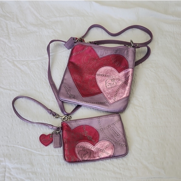 RARE COACH CROSSBODY BAG & MATCHING WRISTLET - Picture 1 of 8